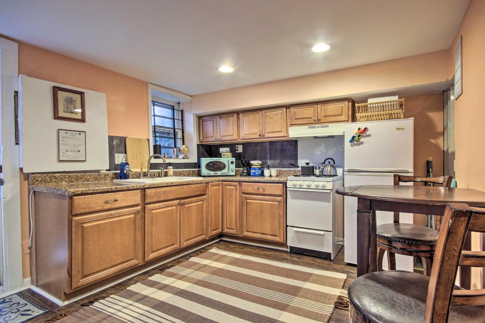 Cozy Downtown Baltimore Apt - Walk Everywhere! Main image 1